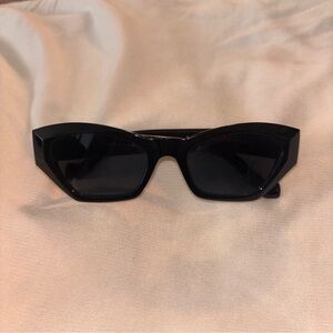 5/$25 funky cat eye sunglasses